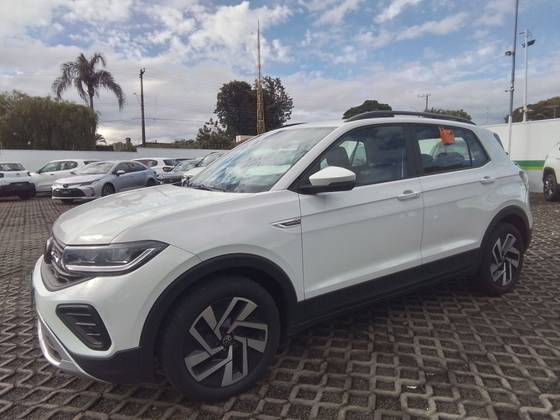 VOLKSWAGEN T-CROSS 1.0 200 TSI TOTAL FLEX COMFORTLINE AUTOMÁTICO